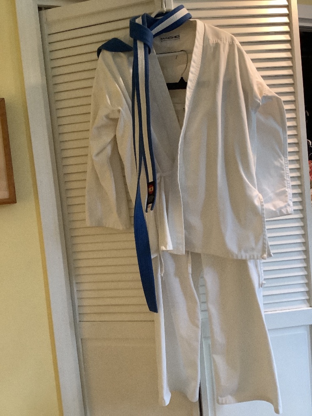 Size 4 Martial Arts Student Uniform 5’5” - 5’7”: preowned Good condition